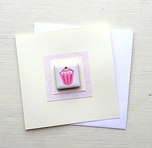 Grußkarte mit Magnet-Fliese. Cupcake. Geburtstag. Feiern. Kuchen. Lecker.